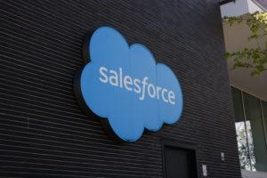 Como a Salesforce funciona?